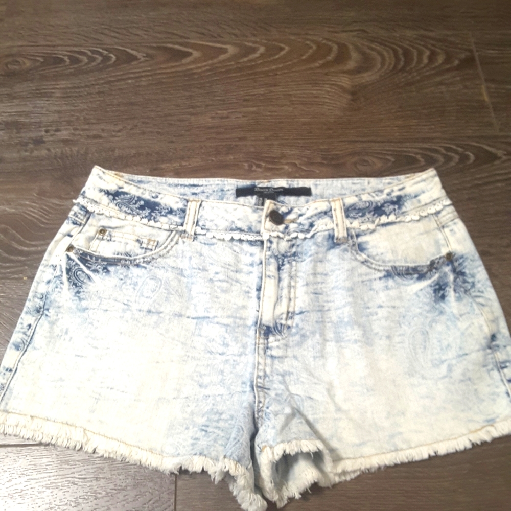 Boom Boom jean shorts